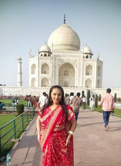 Sweet pussy Miabernadeth leaving soon - puta in Mumbai Photo 27 of 28