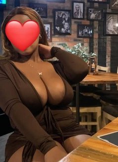SWEET PUSSY - escort in Mumbai Photo 2 of 5