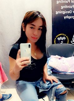 Simple and Sweet Selena - Transsexual escort in Makati City Photo 3 of 5