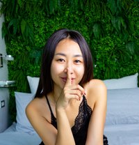 Sweet Wan GFE deep kissing - puta in Bangkok Photo 1 of 10