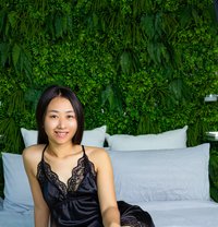 Sweet Wan GFE deep kissing - puta in Bangkok