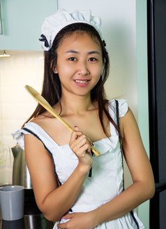Sweet Wan GFE deep kissing - puta in Bangkok Photo 9 of 10