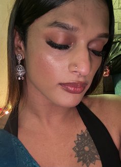 Sweeta - Transsexual escort in Kolkata Photo 4 of 6