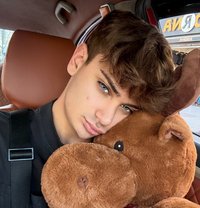 Twink_Arthur - Male escort in İstanbul Photo 6 of 6