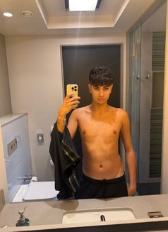 Sweetboy Dashiel - Male escort in Riyadh Photo 4 of 6