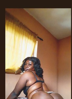 Sweetbrowngirl - dominatrix in Lagos, Nigeria Photo 2 of 6