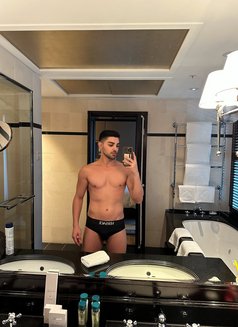 sweetevil - Male escort in İstanbul Photo 14 of 18