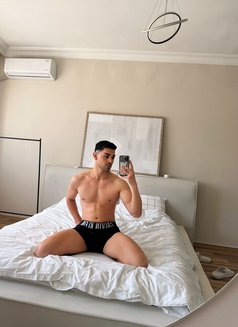 sweetevil - Male escort in İstanbul Photo 15 of 18