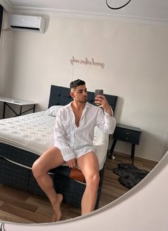 sweetevil - Male escort in İstanbul Photo 11 of 21