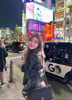 Eloise - puta in Tokyo Photo 5 of 11