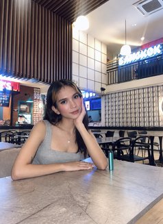 Sweetie Fox - Transsexual escort in Makati City Photo 4 of 9