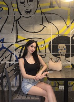 Sweetie Fox - Transsexual escort in Makati City Photo 8 of 9