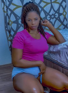 Sweetie - puta in Riyadh Photo 1 of 5