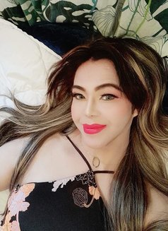 Sweetjam - Transsexual escort in Muscat Photo 2 of 5