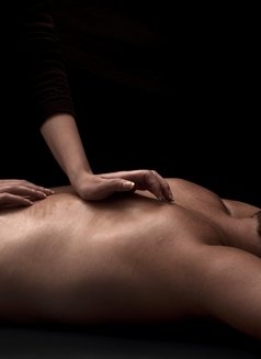 Sweettouch - masseuse in Paris Photo 1 of 1