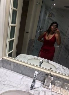 Sweety cam and meet - escort in Colombo Photo 23 of 24