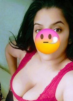 ꧁🦋🦋 SIMRAN CAM & REAL SESSION 🦋🦋꧂, e - escort in Mumbai Photo 1 of 4