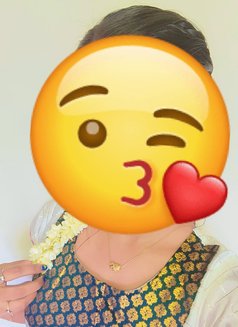 Sweety - escort in Chennai Photo 2 of 5