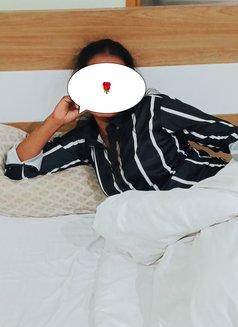 Sweety heart - escort in New Delhi Photo 4 of 6