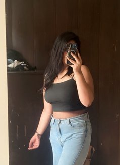 Sweety - escort in New Delhi Photo 2 of 4