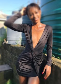 Sweety - escort in Nairobi Photo 1 of 8
