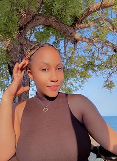 Sweety Lee - escort in Dar es Salaam Photo 5 of 9