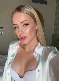 Lina from Russia - escort in Bangkok Photo 20 of 28