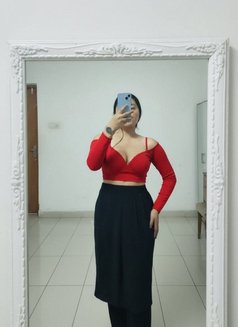 Sweta Regmi available for genuine servic - puta in Kathmandu Photo 1 of 2