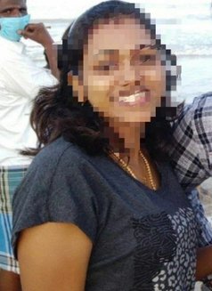 Swetha - escort in Chennai Photo 3 of 3