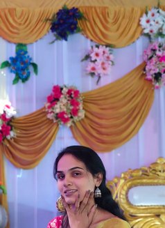 Swetha Naidu (Telugu Ammayi) - puta in Hyderabad Photo 1 of 3