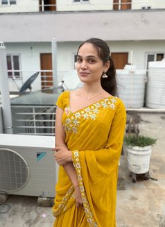 Swetha Naidu (Telugu Ammayi) - puta in Hyderabad Photo 2 of 3