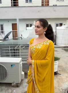 Swetha Naidu (Telugu Ammayi) - puta in Hyderabad Photo 3 of 3