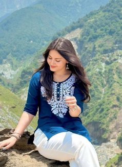 Swwety Gupta - escort in Ahmedabad Photo 7 of 15