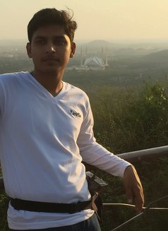 Syed Zeshan - Male escort in Islamabad Photo 2 of 3
