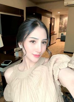 Syifa - escort in Singapore Photo 2 of 9