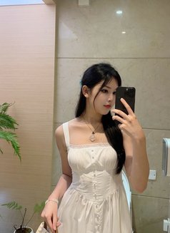 Sylvia - escort in Guangzhou Photo 2 of 4