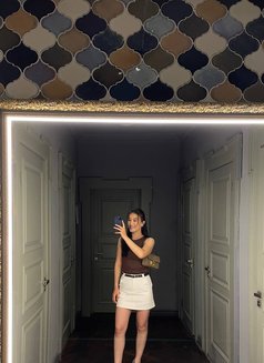 Sylvia - puta in Dubai Photo 8 of 8