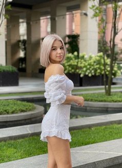 Sylvia - puta in Dubai Photo 4 of 5