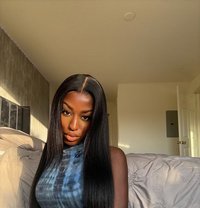 Symone XXL - Transsexual escort in Berlin