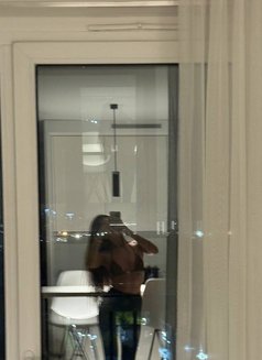 Synn - escort in Dubai Photo 7 of 9