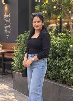 Syra Cam Show Real Meet - escort in Hyderabad Photo 2 of 4