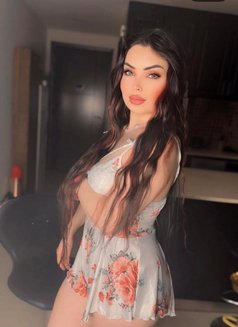 Syrian Nano - escort in Dubai Photo 5 of 7