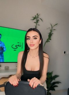 Syrian RAMA - escort in Dubai Photo 9 of 10