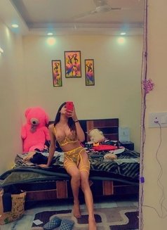 T Doll ♥ - Transsexual adult performer in New Delhi Photo 3 of 20