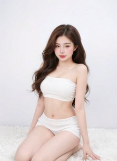 Tường Vân - escort in Doha Photo 1 of 3
