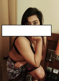 T Op Pak & I Ndian Escort Models - puta in Sharjah Photo 2 of 5