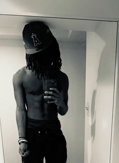 T. Slash - Male escort in Guangzhou Photo 1 of 7