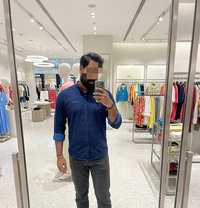 Aaru Male Escort (For Everyone) - Male escort in New Delhi