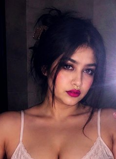 Tabassum T - masseuse in New Delhi Photo 2 of 5