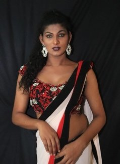 Tabu - Transsexual escort in Mumbai Photo 11 of 19